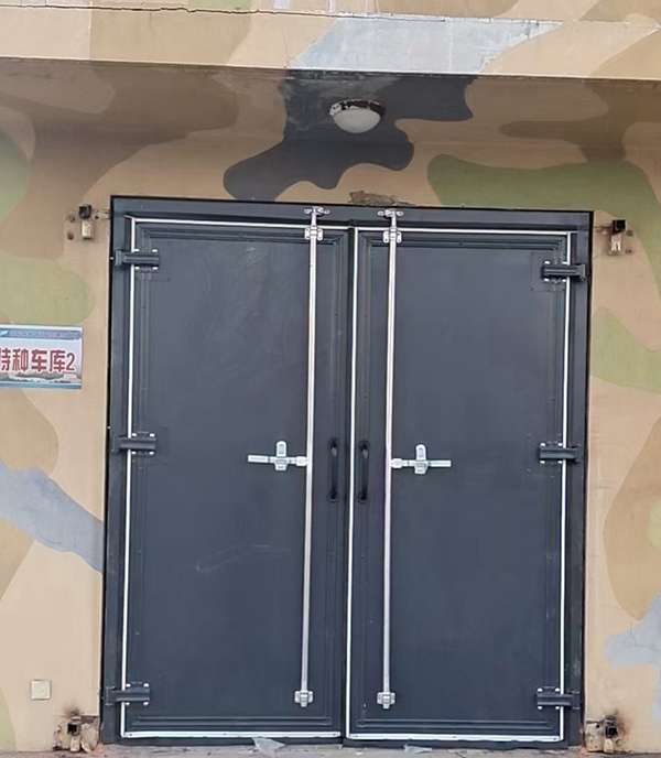 博乐工业平开门