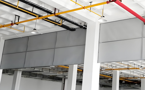 商场防烟分区常闭节点：博乐挡烟垂壁高度与控制器接线图解