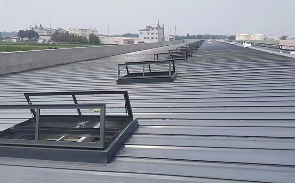 某中学室内体育馆博乐排烟窗改造项目