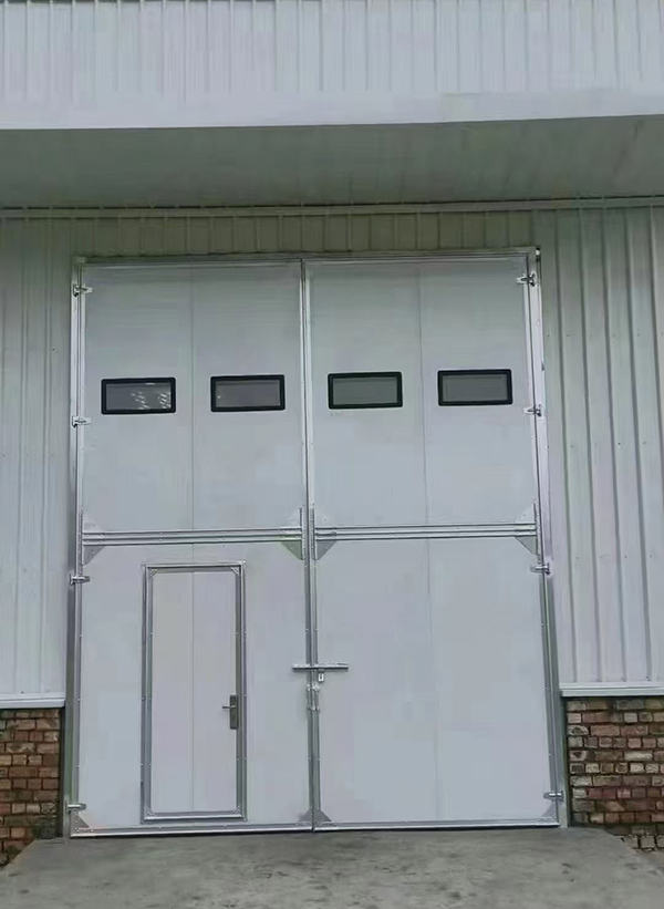 博乐工业门在设备装配车间出入口的实施记录