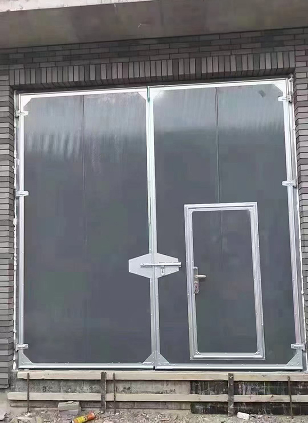 博乐工业平开门在大型设备制造车间的应用实例