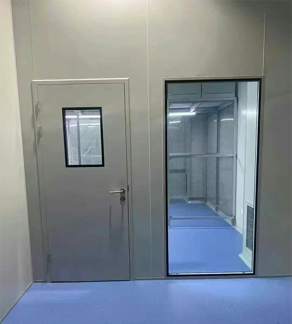 学校教学楼完成博乐防火门标准化安装